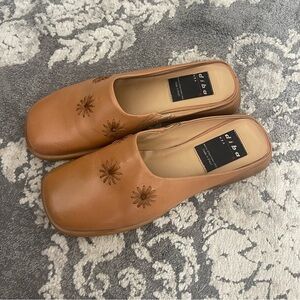 Diba Tease Vintage Leather Floral Embroidered Slip in Mule